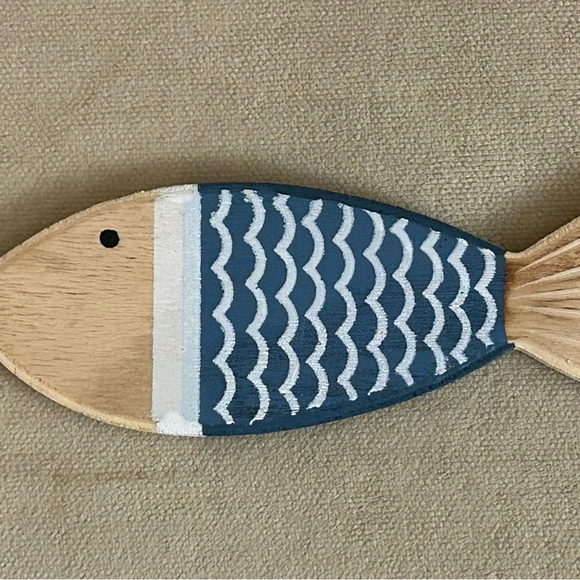 Wooden Fish Wall Hanging Decor - Picture 4 of 4